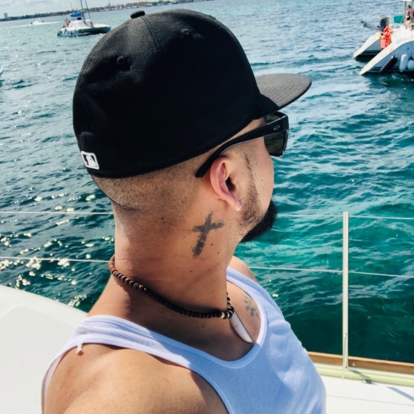 Meet your Posher, Abelardo - Picture 1 of 1